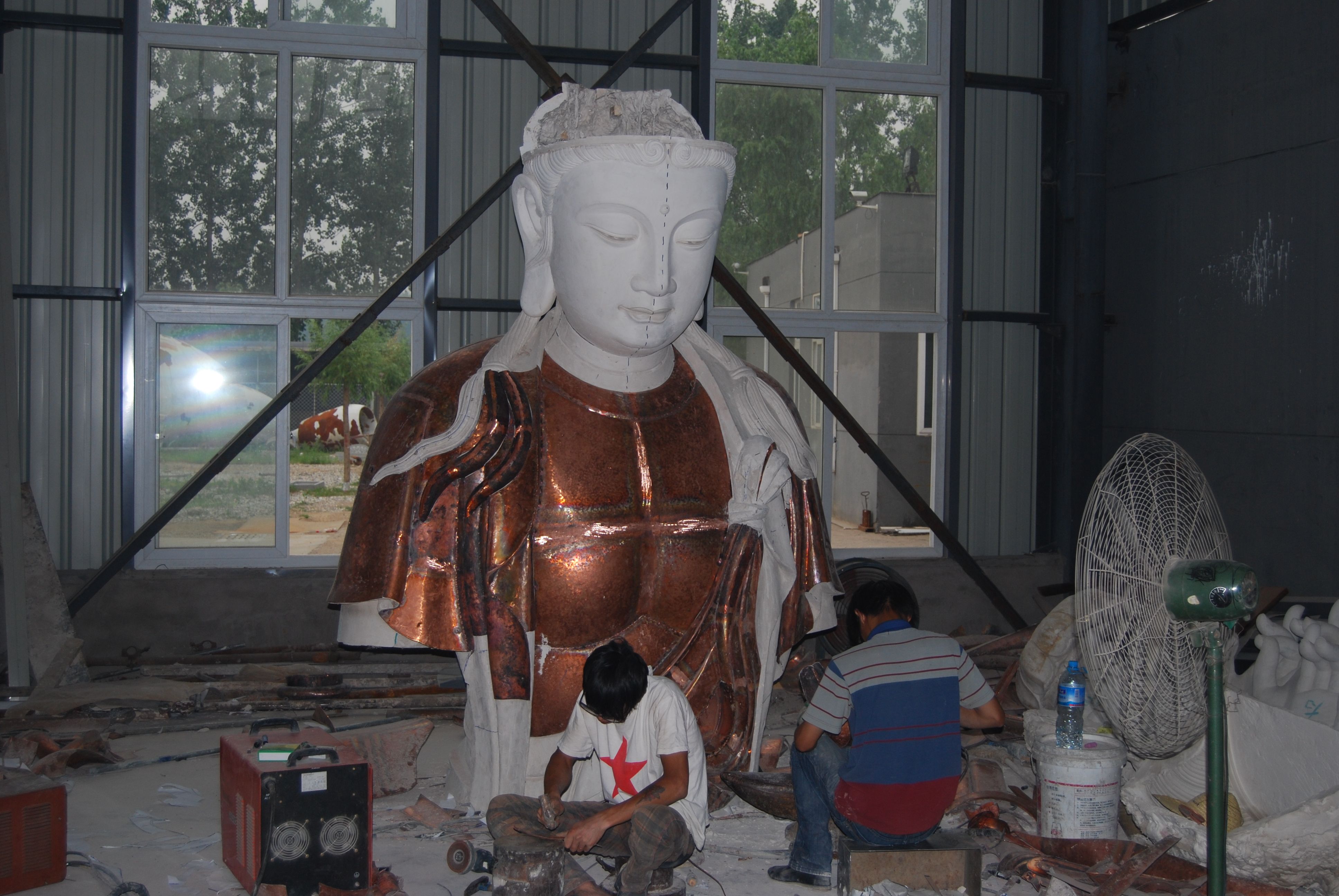 Production of Manjushri Statue in Sino Sculpture�s Foundry