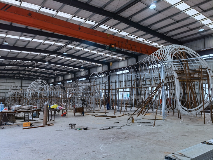 Inside Steel Structure Production of the Mexico Crab Sculpture in Sino Sculpture�s Foundry