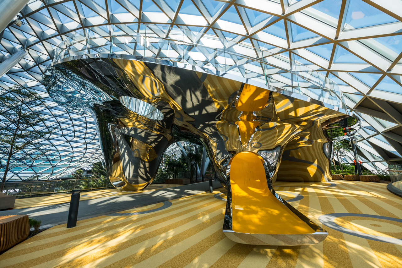 Large Scale Mirror Steel Discovery Slides in Changi Airport, Singapore